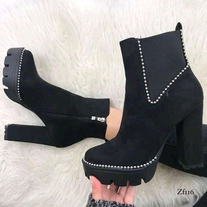 Botin negro apliques plateados tacon 12cm  18801-2   C26
