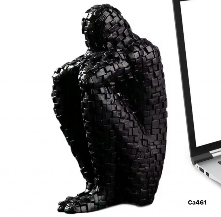 Articulo decorativo figura humano negro resina  8cm* 11cm* 20cm