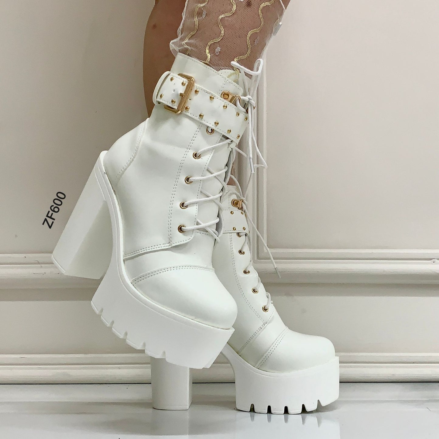 Botin blanco apliques dorados tacon 12cm  169-1  C-3