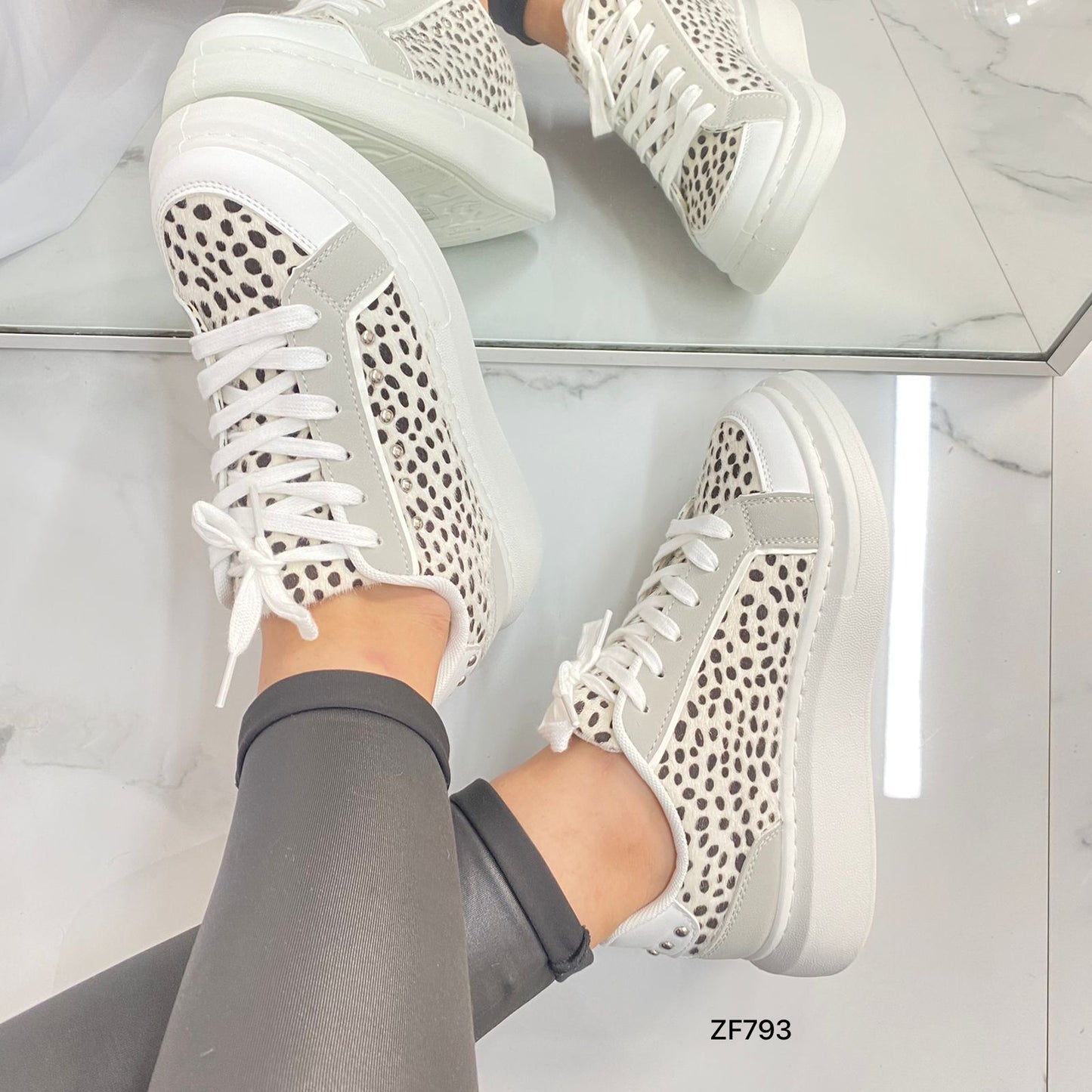 Tenis blanco textura café suela 3cm  RA40  C-69