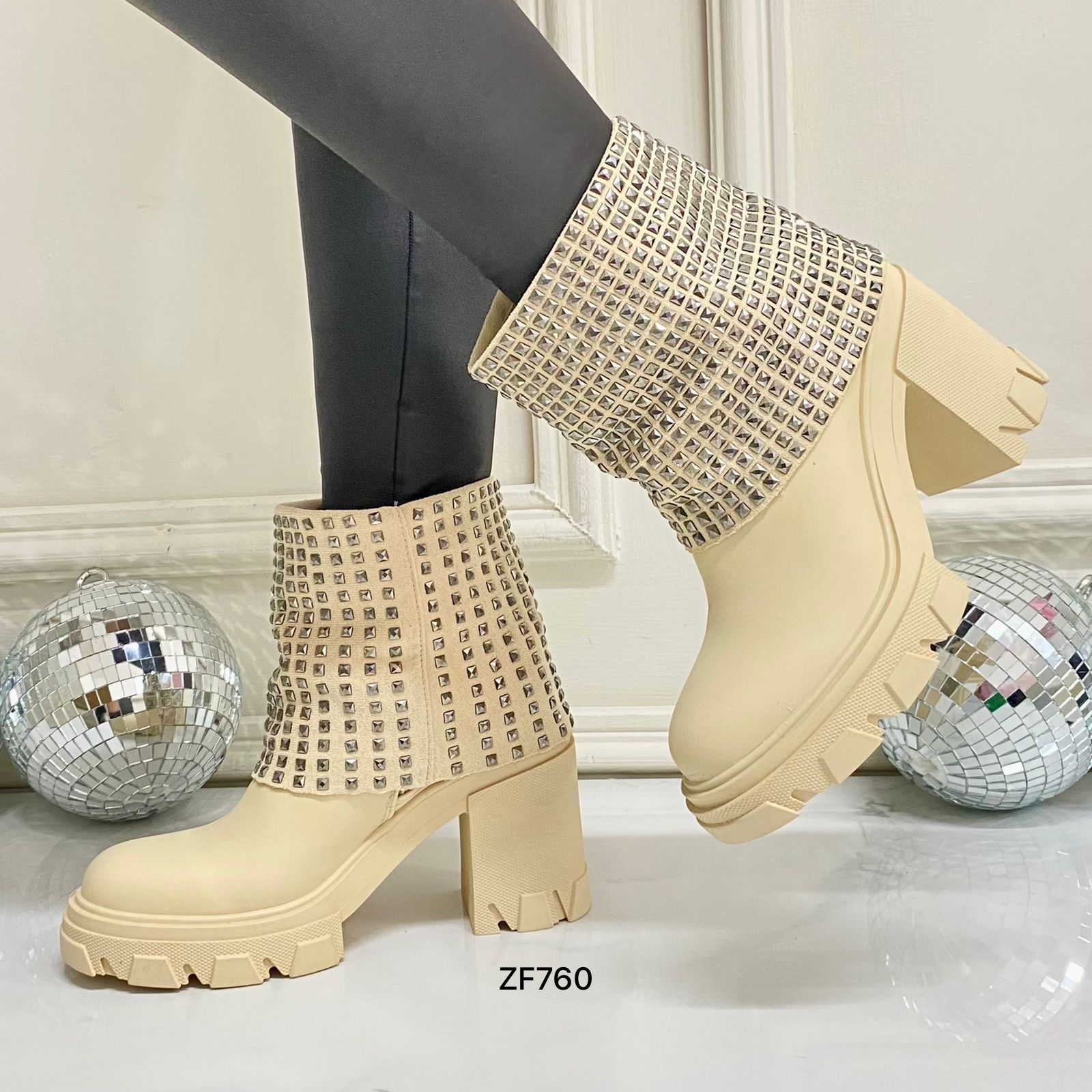 Botin beige doblex apliques plateados tacon 8cm  8679  C-52