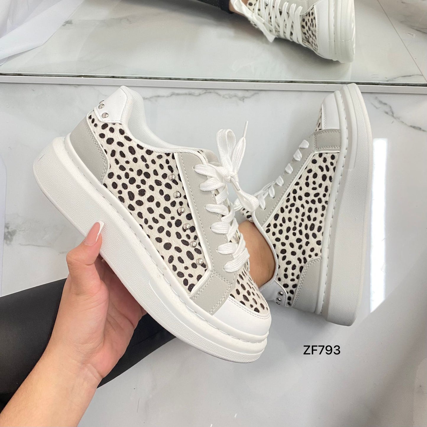 Tenis blanco textura café suela 3cm  RA40  C-69