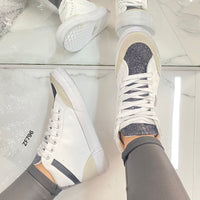 Tenis blanco apliques negros brillantes suela 2cm  1201  C-67