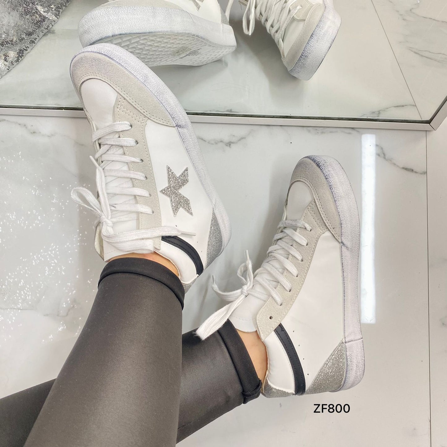Tenis blanco aplique plateado brillante suela 2cm  1201  C-67