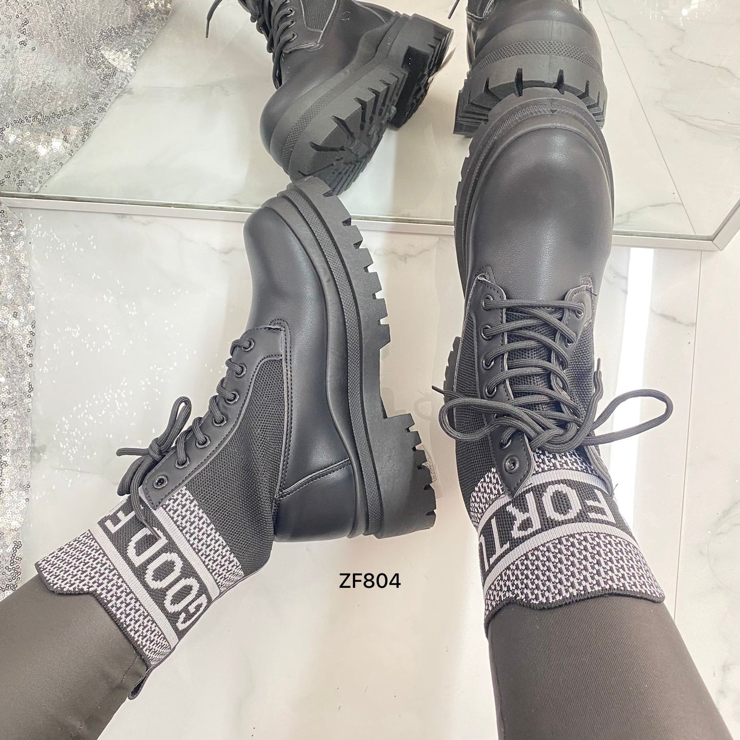 Botin negro suela 4cm   BO26-16  C-70
