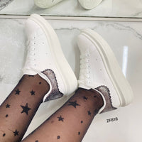 Tenis blanco apliques negro suela 3cm  RA41  C-69