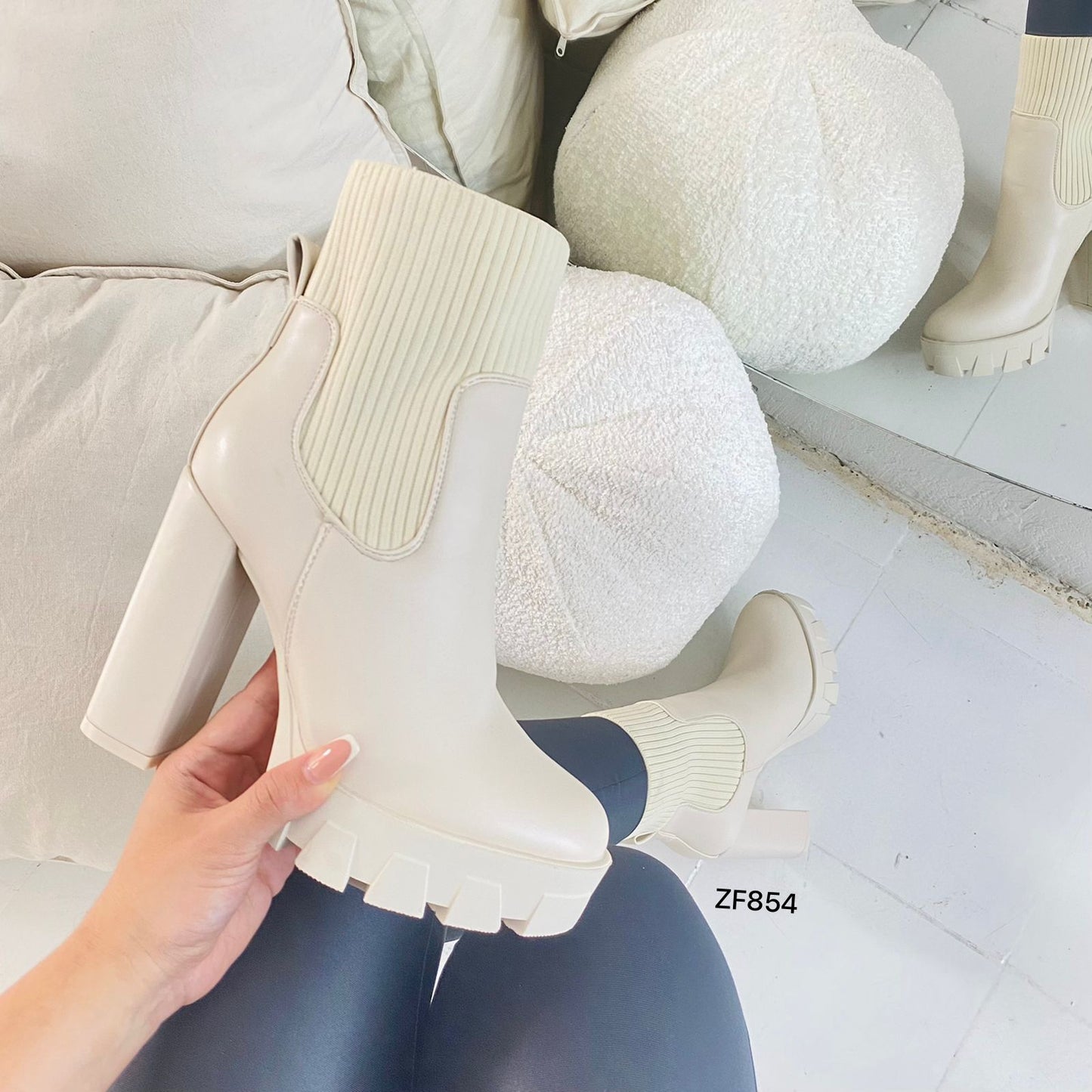 Botin beige tacon 11cm  D7966  C-43