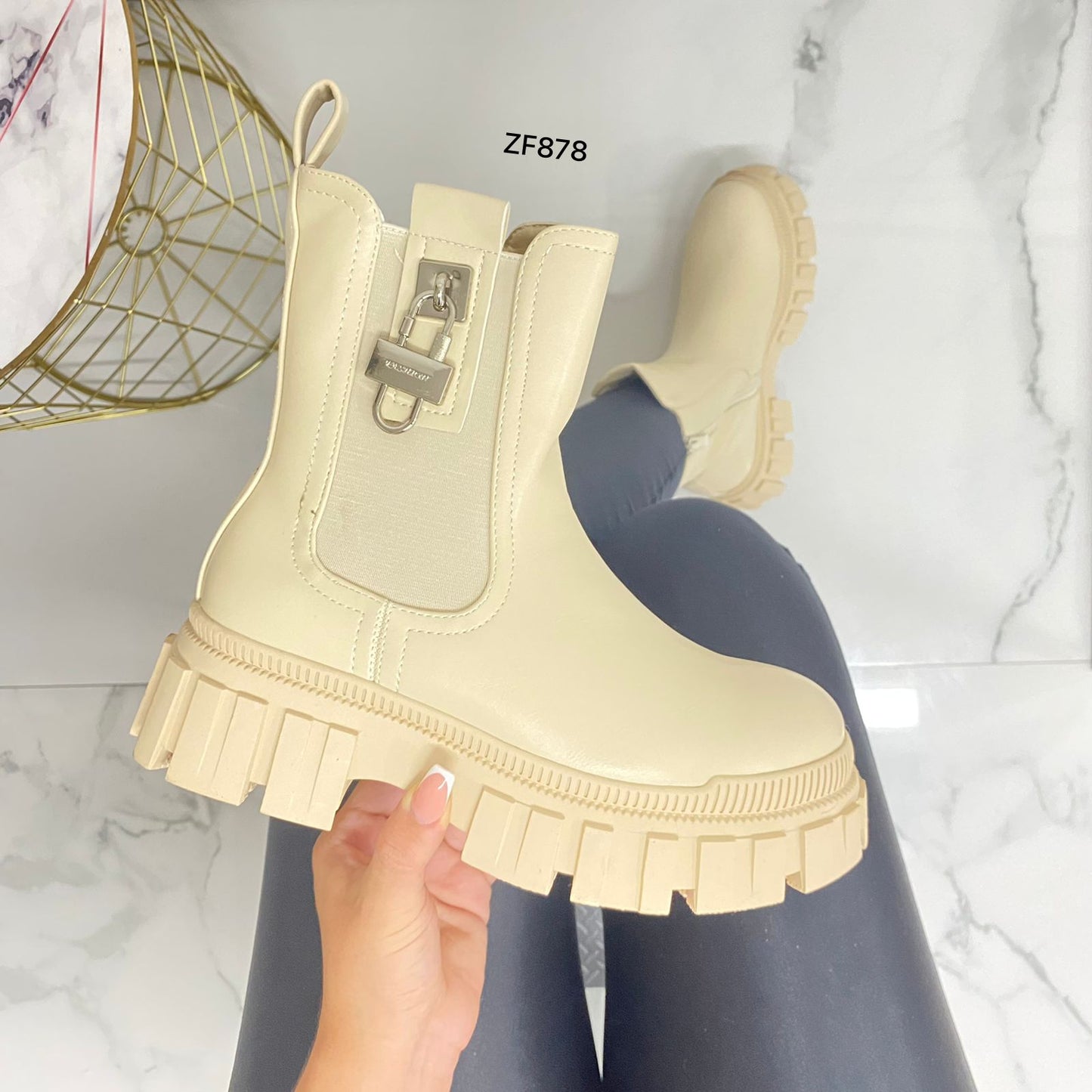 Botin beige aplique plateado suela 5cm  DH78-1    C-38