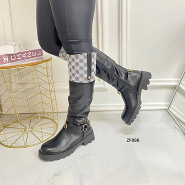 Bota caña alta negra detalles argollas doradas  suela 3cm  K6050  C-26
