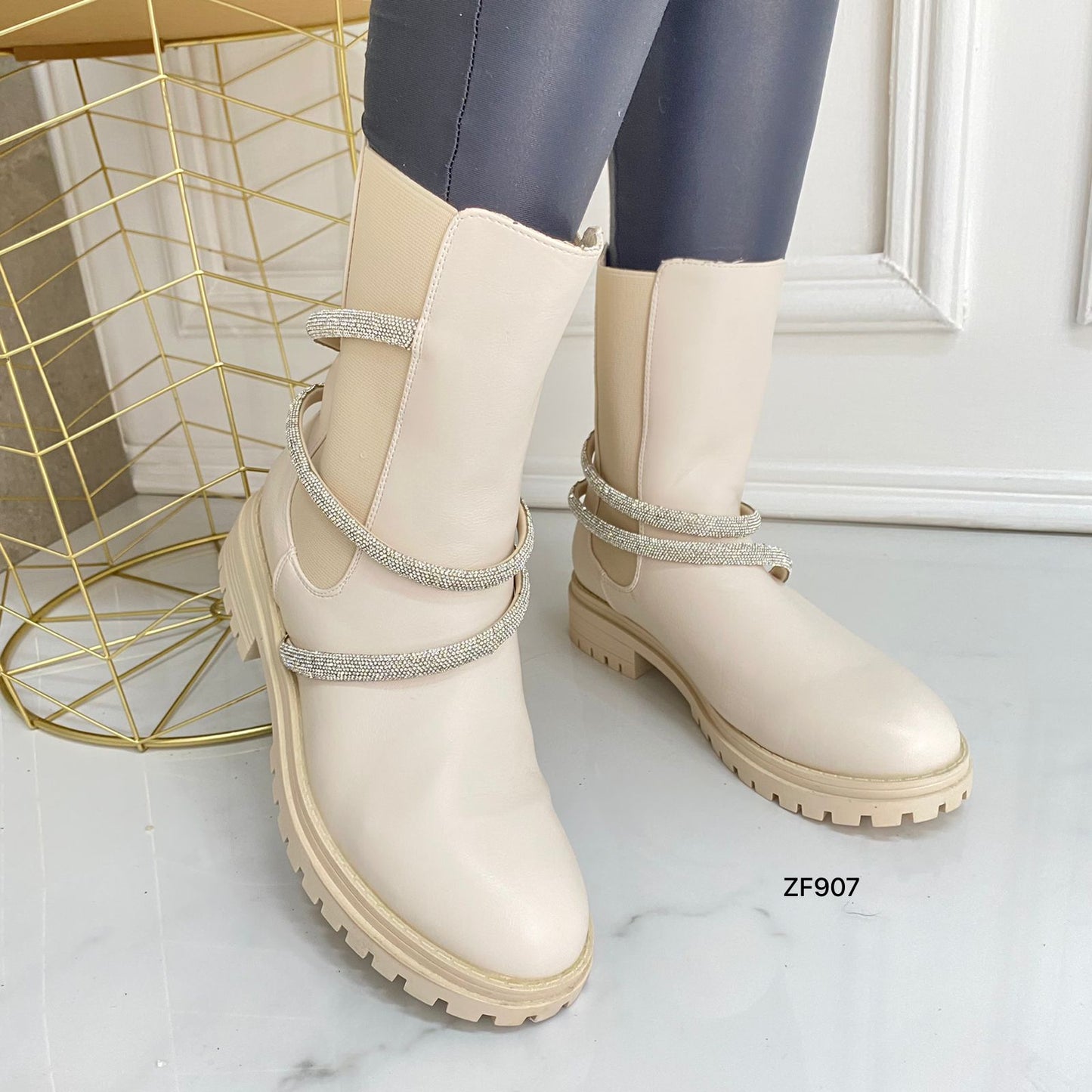 Botin beige apliques brillantes suela 3cm  367-1  C-4