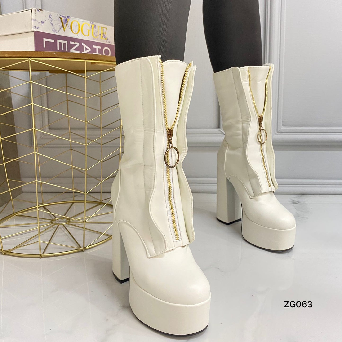 Bota blanco cierre frontal tacon 14cm  BOT010C  C-1