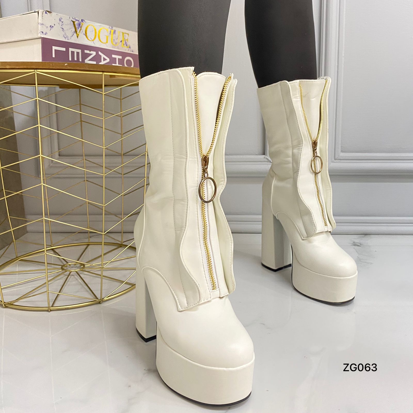 Bota blanco cierre frontal tacon 14cm  BOT010C  C-1