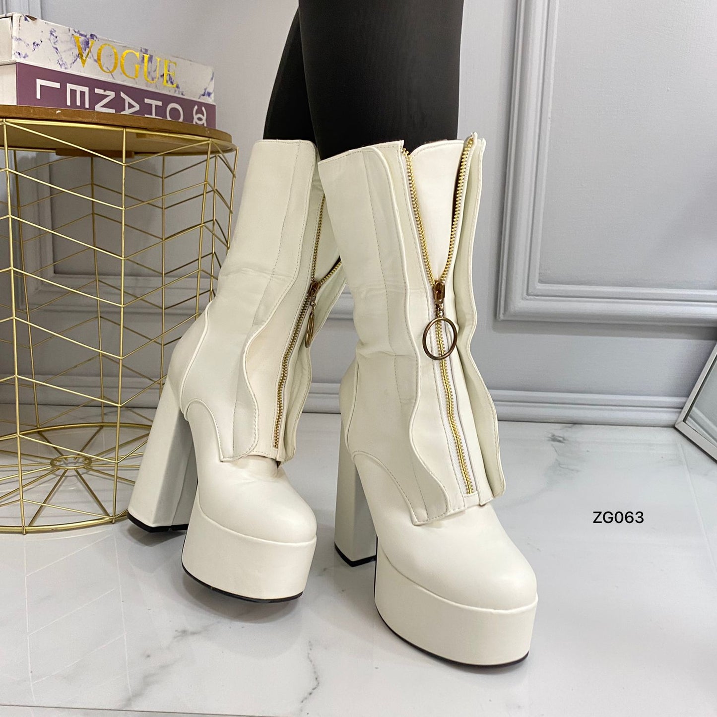 Bota blanco cierre frontal tacon 14cm  BOT010C  C-1