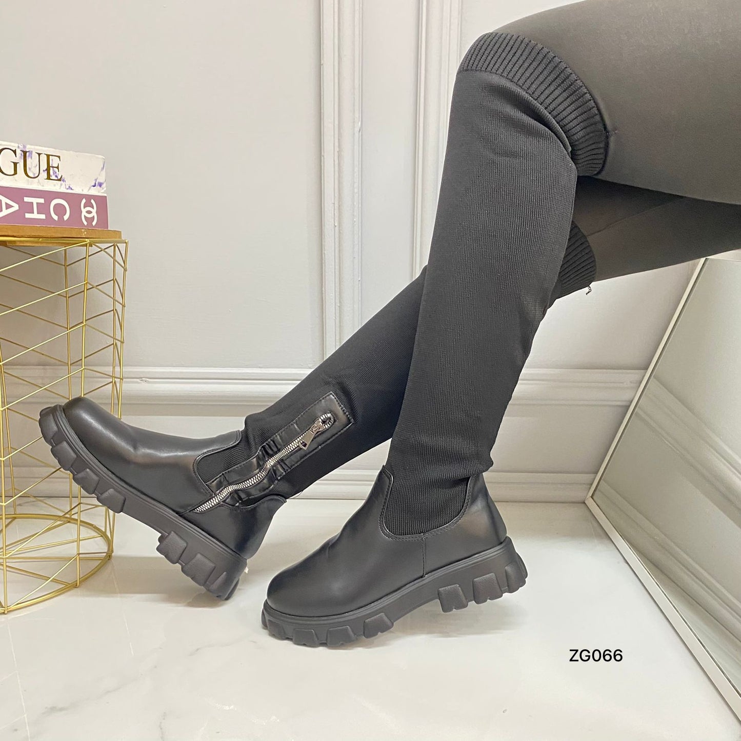 Bota caña alta negro tipo media suela 4cm  BOT001C  C-1