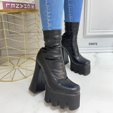 Botin negro plataforma 5cm tacon 14cm  B-62  C-1