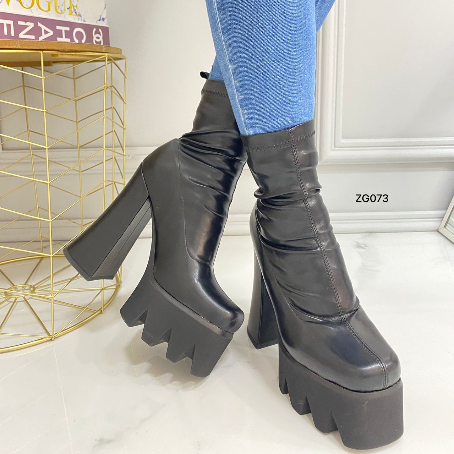 Botin negro plataforma 5cm tacon 14cm  B-62  C-1
