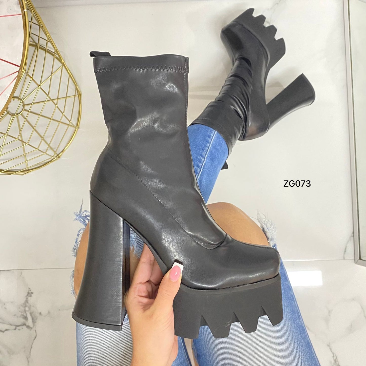 Botin negro plataforma 5cm tacon 14cm  B-62  C-1