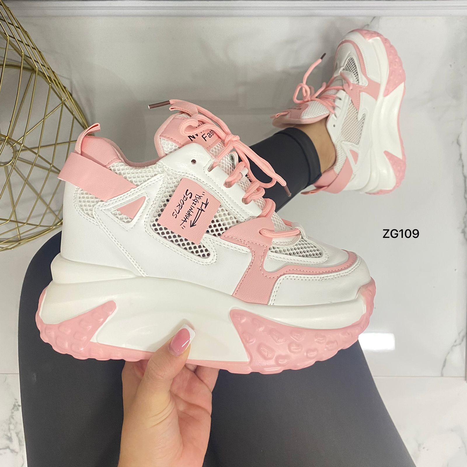 Tenis blanco detalles rosado suela 6cm   X-18  C-2