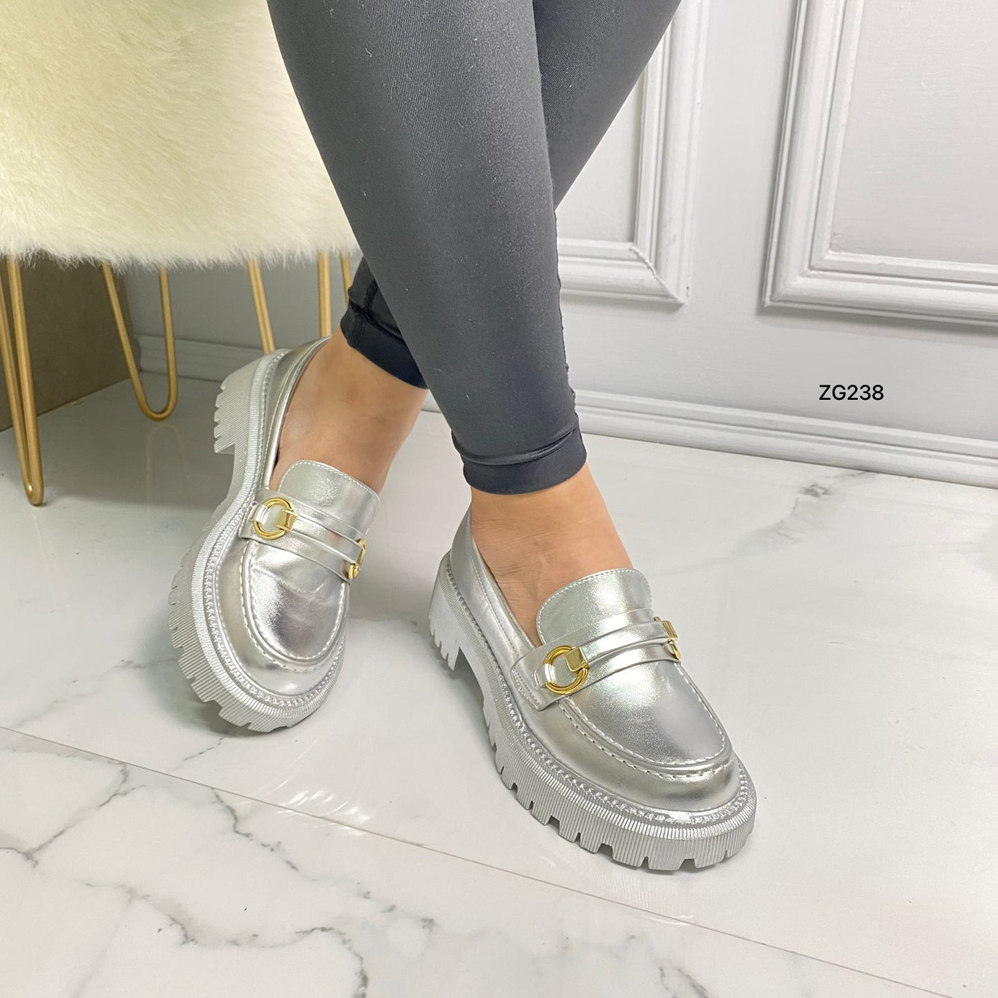 Zapato plateado aplique dorado suela 4cm  L1365  C-6
