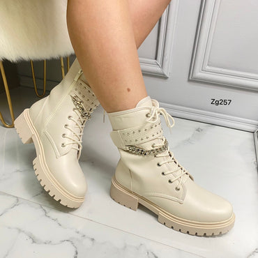 Botin beige apliques cadena plateado tacon 4cm  HFN7962  C-21