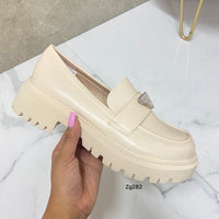 Mocasine beige aplique plateado brillante suela  4cm  NN313 C-30