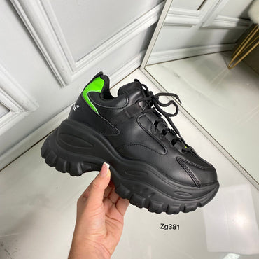 Tenis negro detalle verde suela 6cm   102  C-2