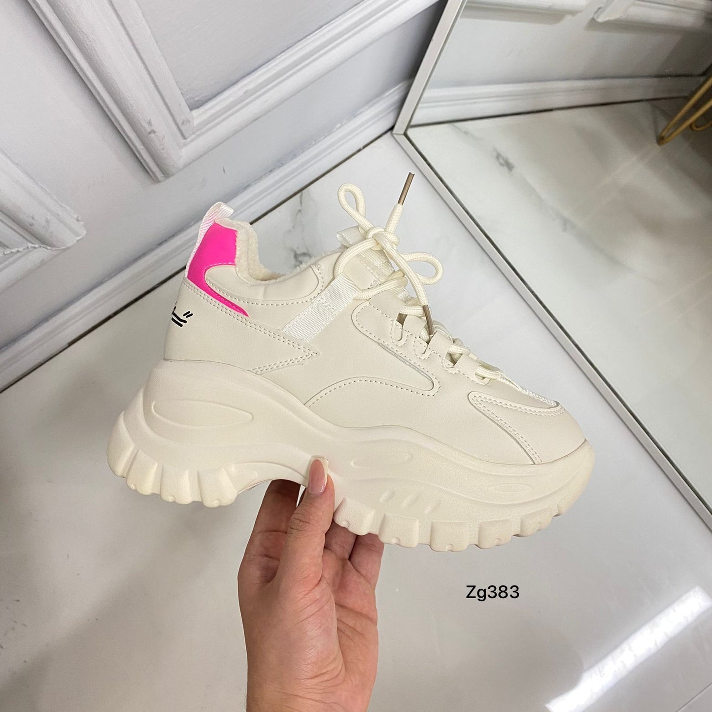 Tenis beige detalle rosado suela 6cm   102  C-2