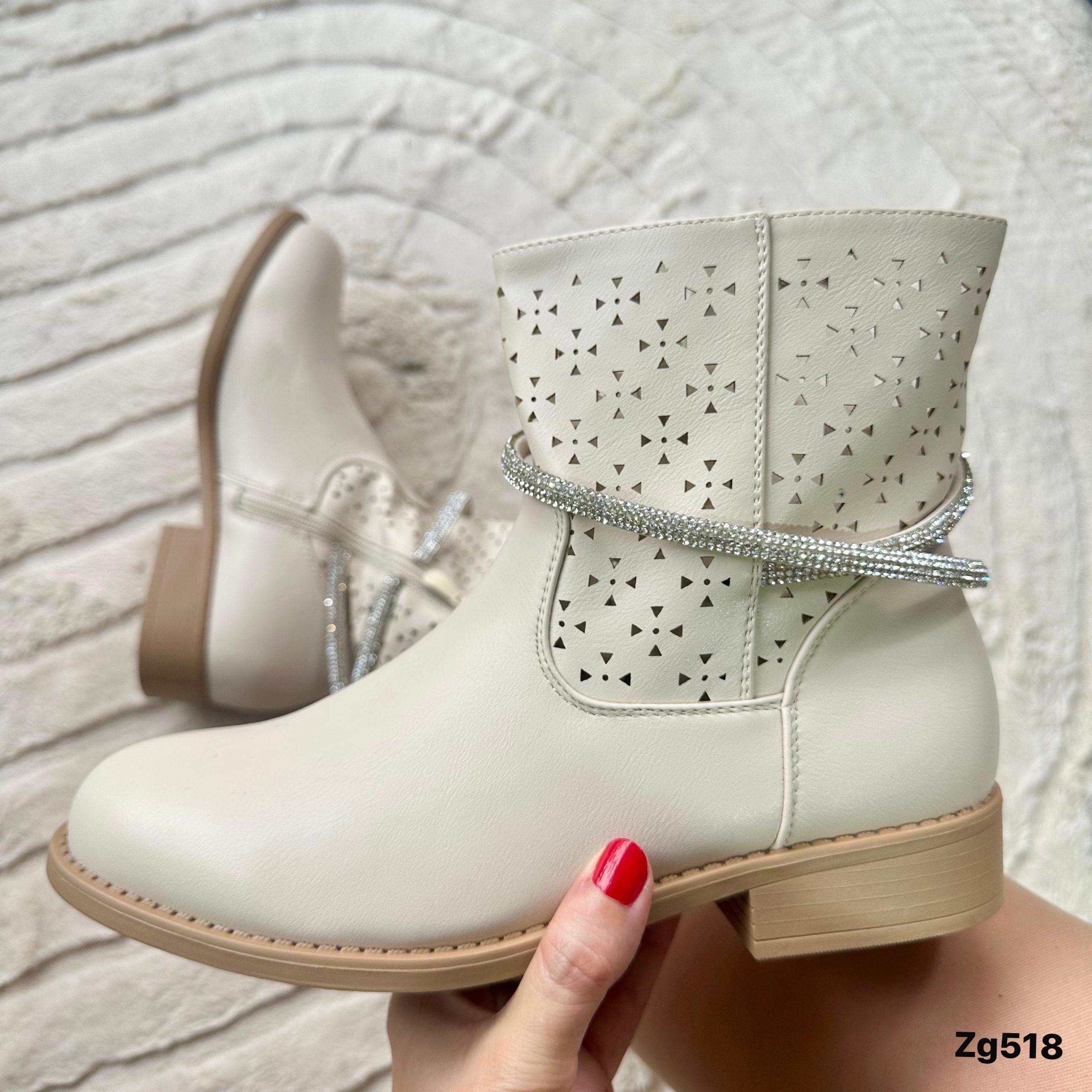 Botin beige apliques plateado tacon 3cm  CH2348  C-100