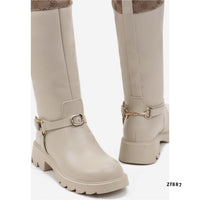 Bota caña alta beige detalles argollas doradas  suela 3cm  K6050  C-26