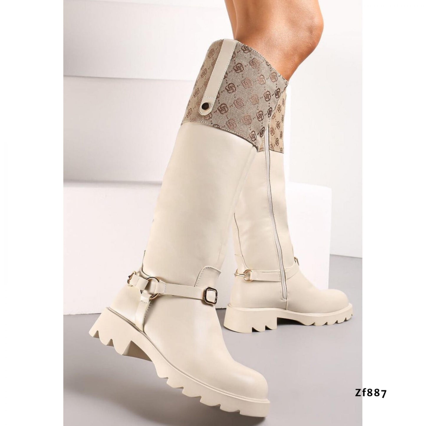 Bota caña alta beige detalles argollas doradas  suela 3cm  K6050  C-26