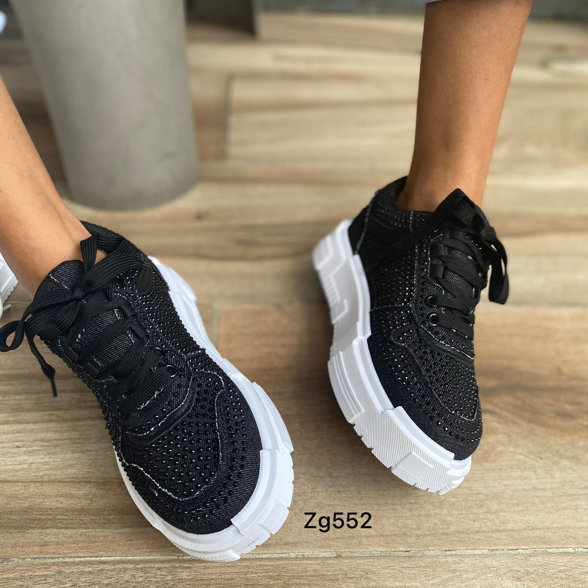 Tenis negro apliques brillantes suela 3cm  9103  C-91
