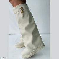 Bota caña alta beige doblez detalle dorado tacon corrido 8cm  HX3090-C1481