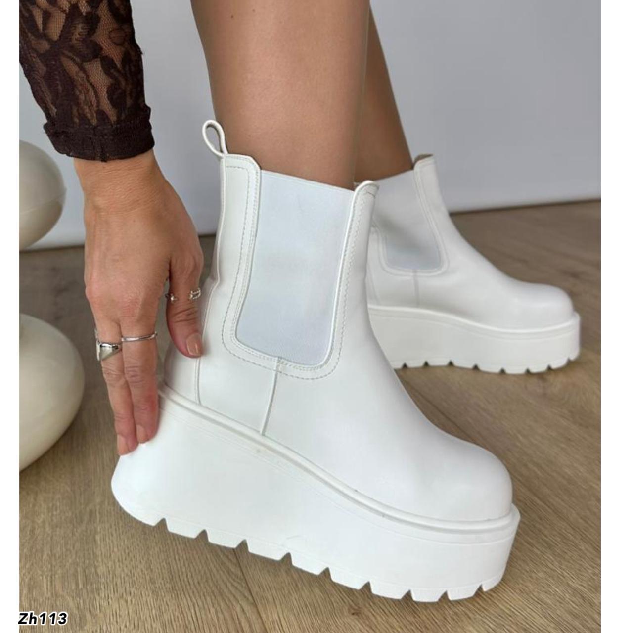 Botin blanco detalle resorte plataforma 7cm  255-027