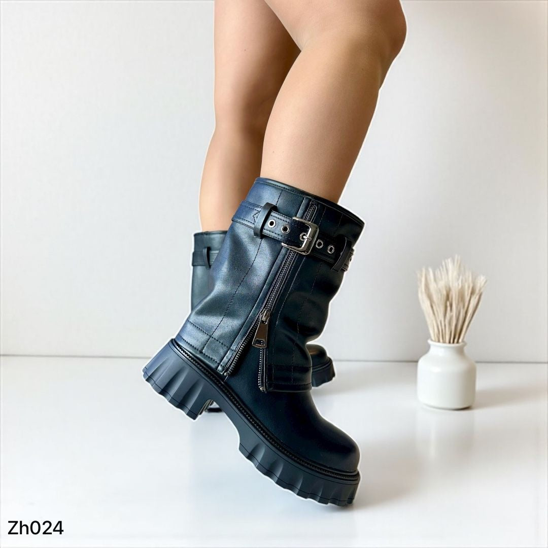 Botin negro doblez detalle cierre y correa suela 4cm  255-116