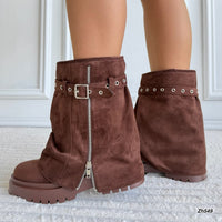 Botin café doblez detalle cierre y correa plateado suela 6cm  HX3372-B0224