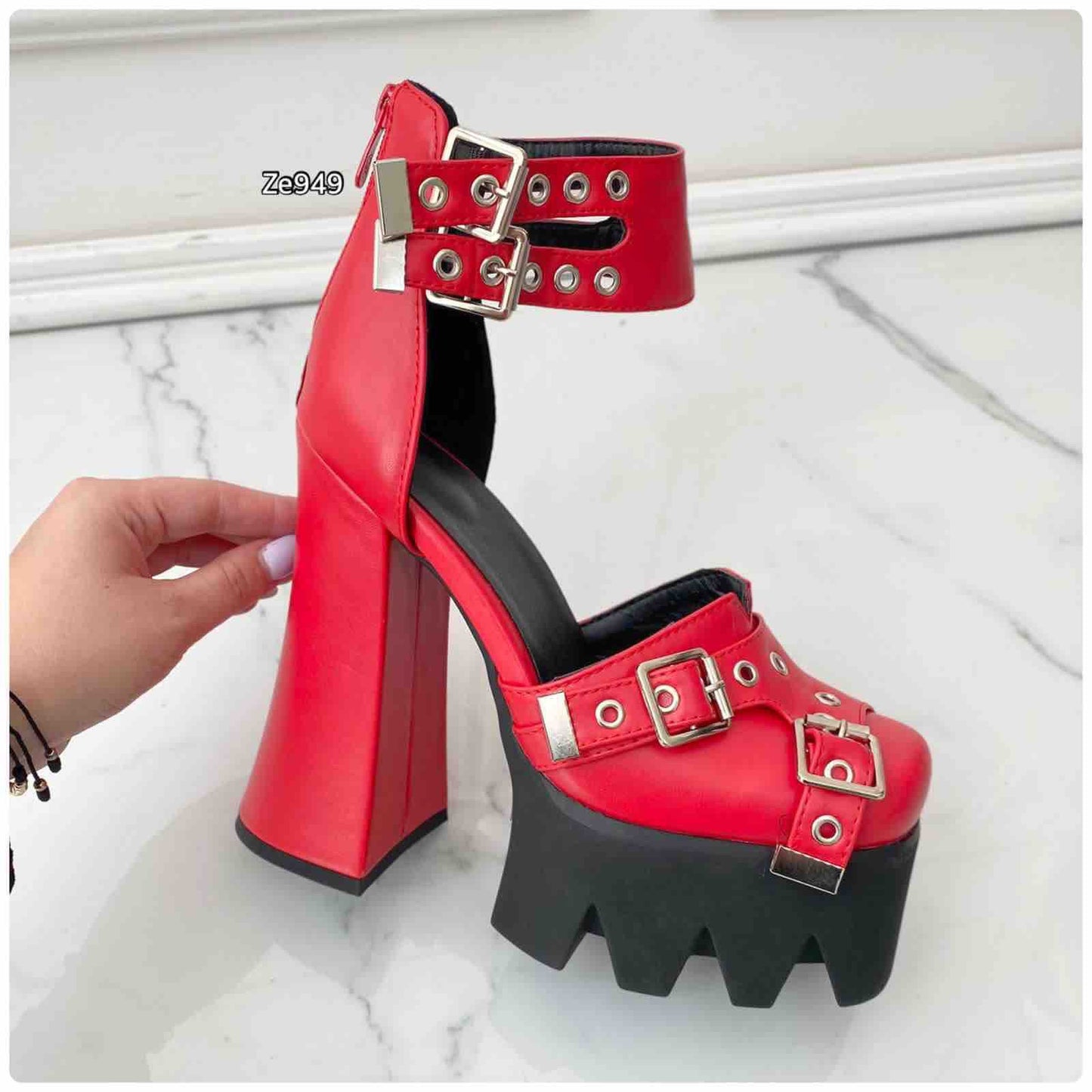 Tazon rojo hebillas tacon  15cm   16