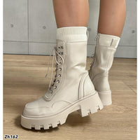 Bota beige detalle resorte suela 5cm  255-089