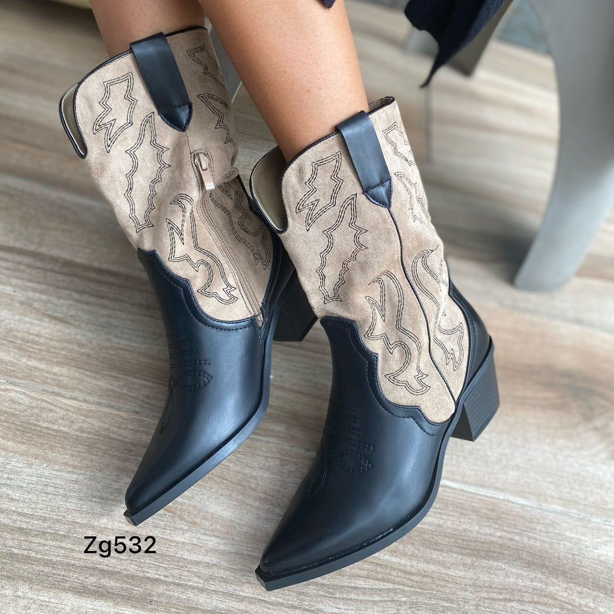 Botin texano café detalles negro tacon 5cm A9552 C-61