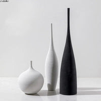 Jarron florero de ceramica negro forma conico alto  9cm* 9cm* 46cm