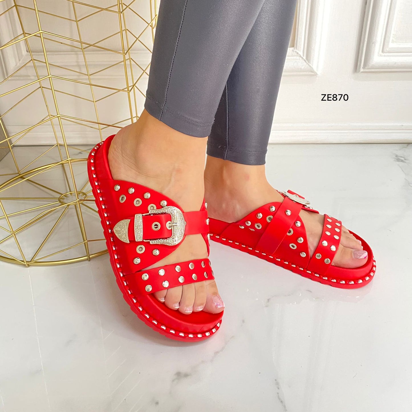 Sandalia roja apliques plateados 911 C14