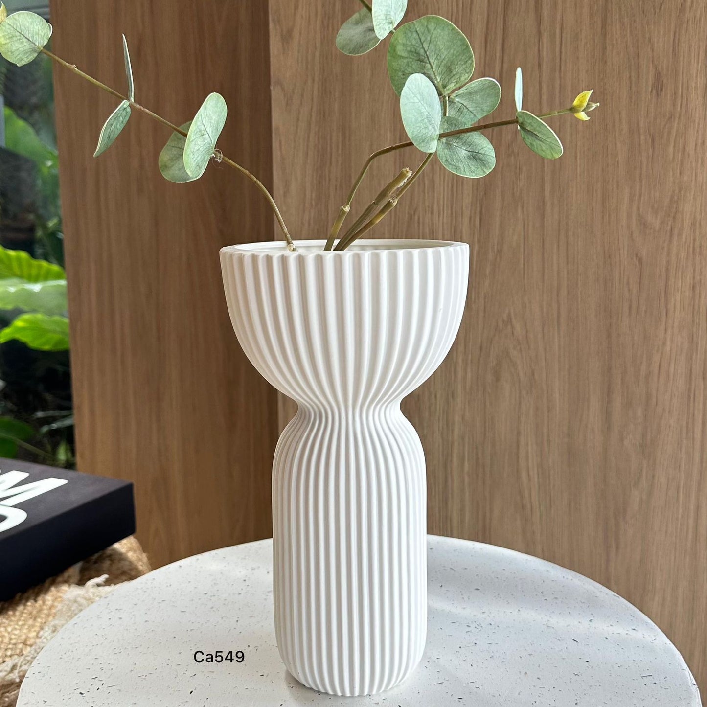 Florero moderno blanco ceramica   13.6cm* 26cm