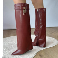 Bota caña alta vinotinto doblez detalle dorado tacon corrido 10cm  52166  C-80