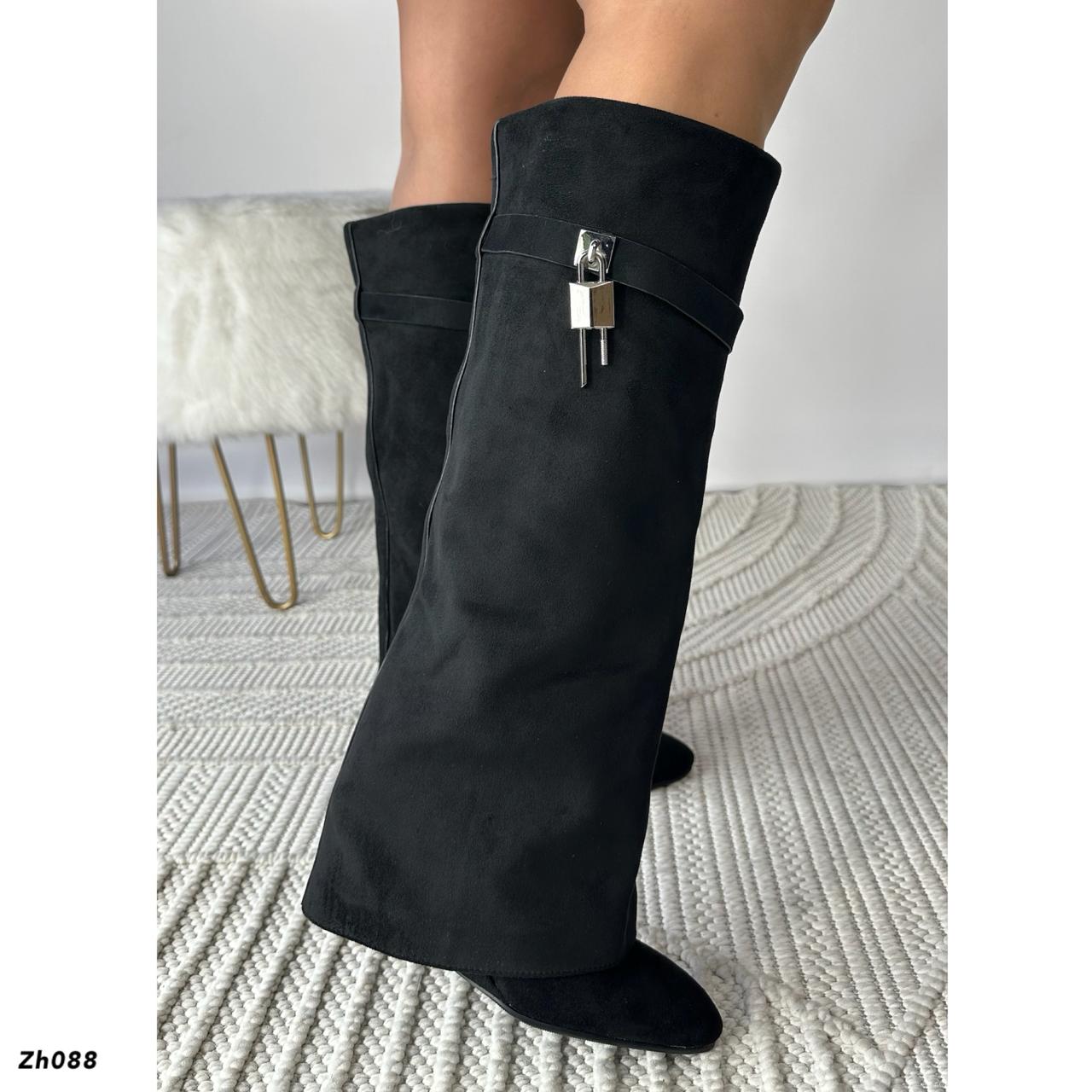Bota caña alta negro doblez detalle plateado tacon corrido 8cm  255-005