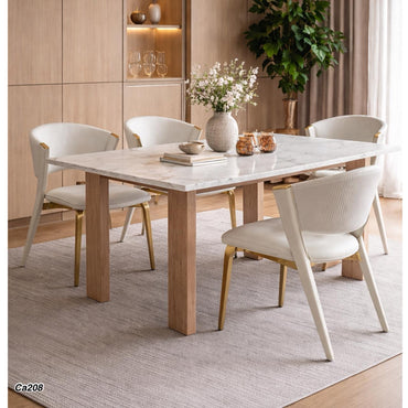 Silla de comedor en policuero beige y patas doradas  52cm* 65cm* 82cm
