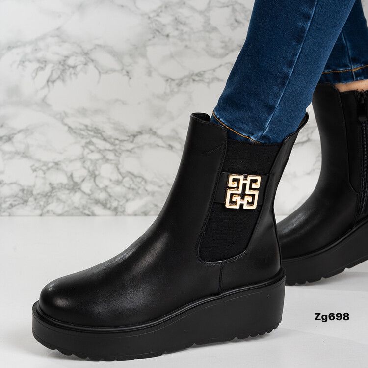 Botin negro aplique dorado resorte suela 5cm  B2765-KB  C-78