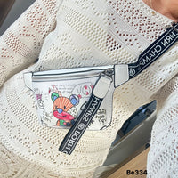 Riñonera blanca detalles colores  19cm*  13cm  1059  C-B