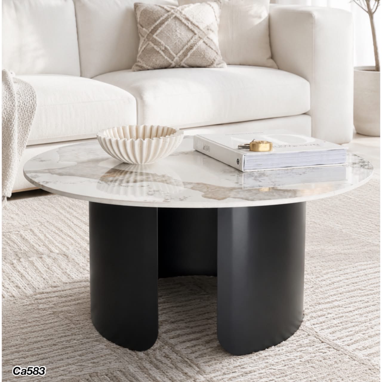 Mesa de centro piedra blanco con betas base metal negro    80cm* 40cm