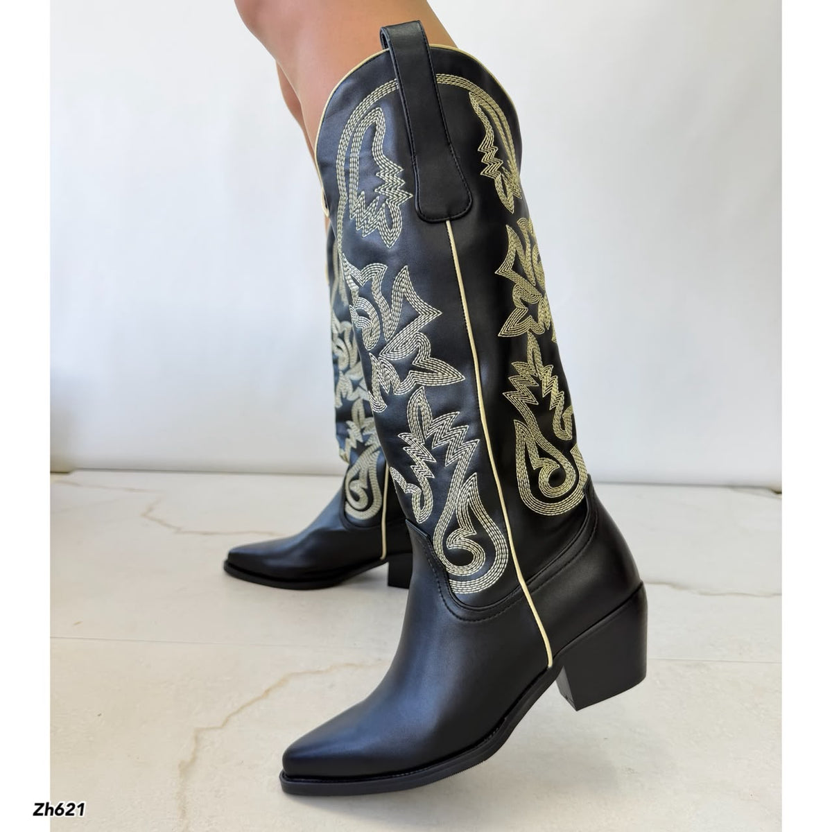 Bota texana negro detalles beige tacon 6cm  HX3168-B0209