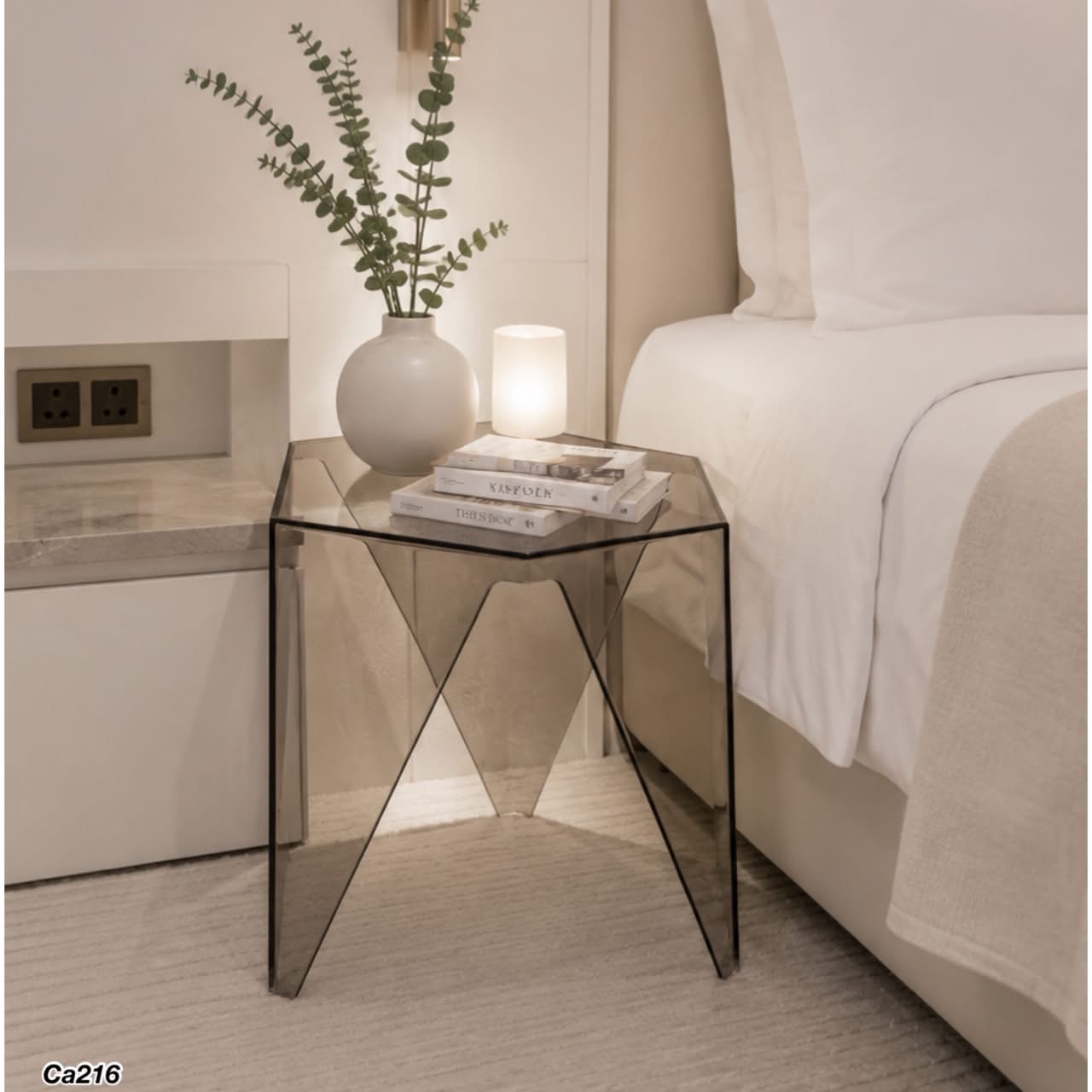 Mesa auxiliar acrílico gris de triángulos  40cm* 40cm* 43cm