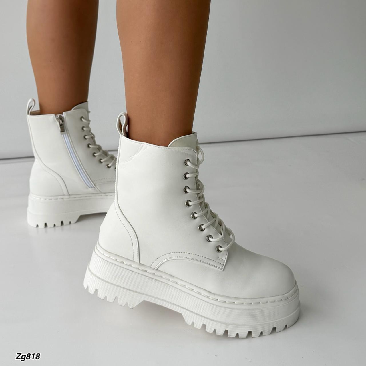 Botin blanco cierre lateral suela 5 cm   IS14-014